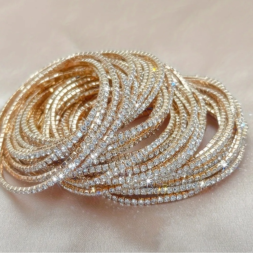 NEW Elegant Gold and Silver Women's Bracelet Set